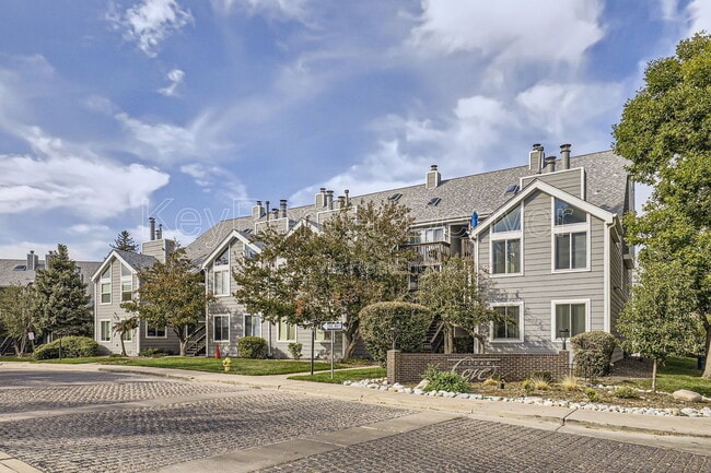 Building Photo - 12404 E Tennessee Cir Unit Apt. E