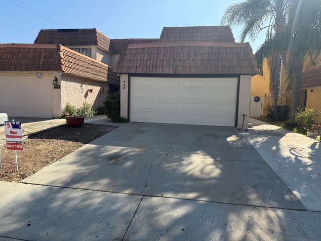 Building Photo - 440 W Santa Barbara St