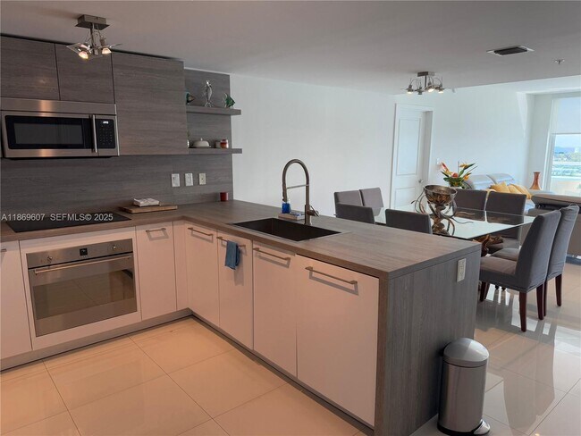 Photo - 400 Sunny Isles Blvd