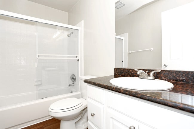 2BR,1BA-850SQ Downstairs