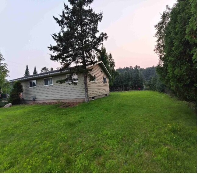 Photo - Click the “Apply Now” button or email wapmrentals@gmail.com for a prompt response.