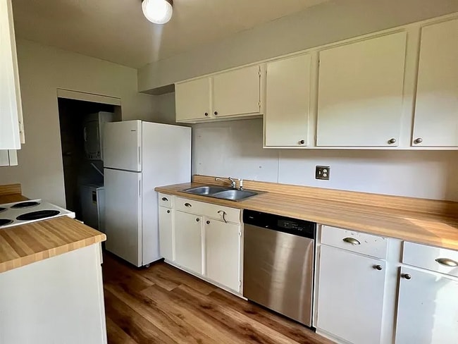 Photo - 1701 Lobdell Ave