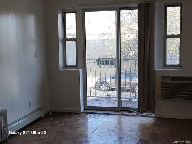 Building Photo - 48-82-82 37th St Unit 2nd Fl