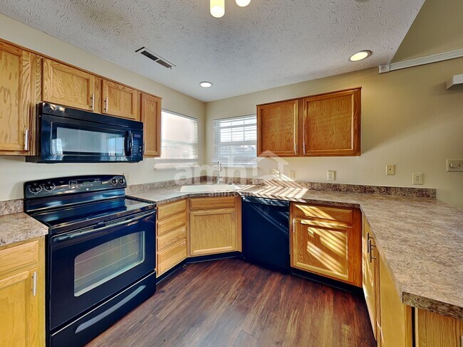 Photo - 5838 Twin River Ln