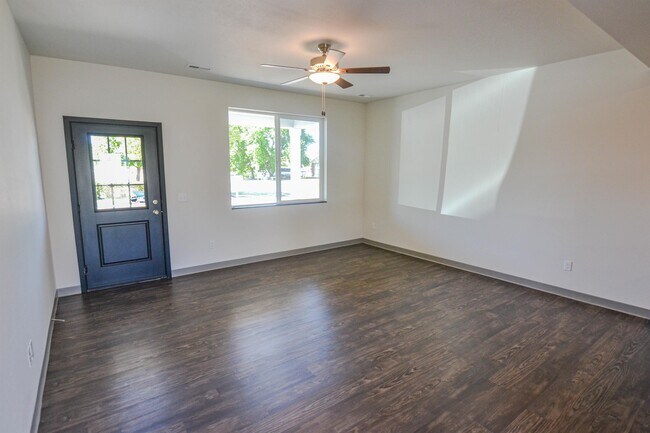 Photo - 1244 S G Ave