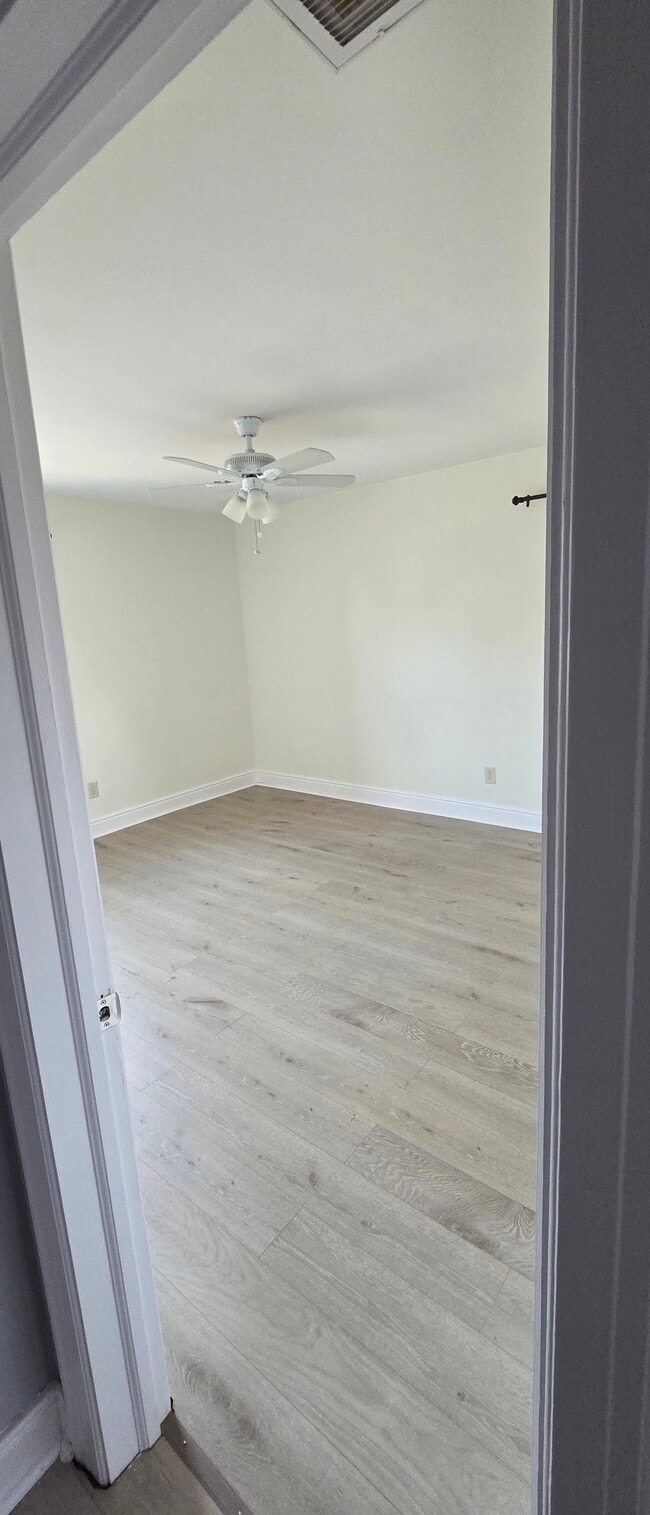 Photo - 4050 Forest Hill Ave Unit 4050 Forest Hill Avenue #U35
