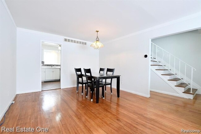 Photo - 509 N Fox Hills Dr