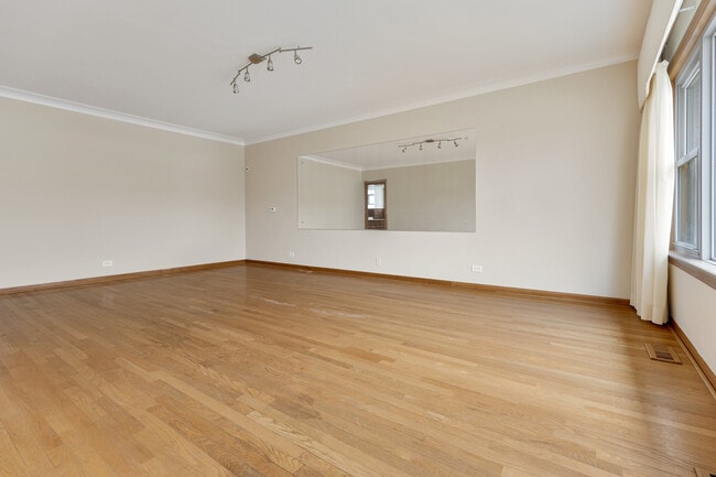 Photo - 2931 N 76th Ave