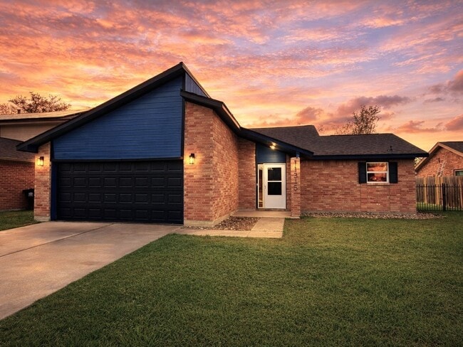 Building Photo - 11315 Paramount Ln