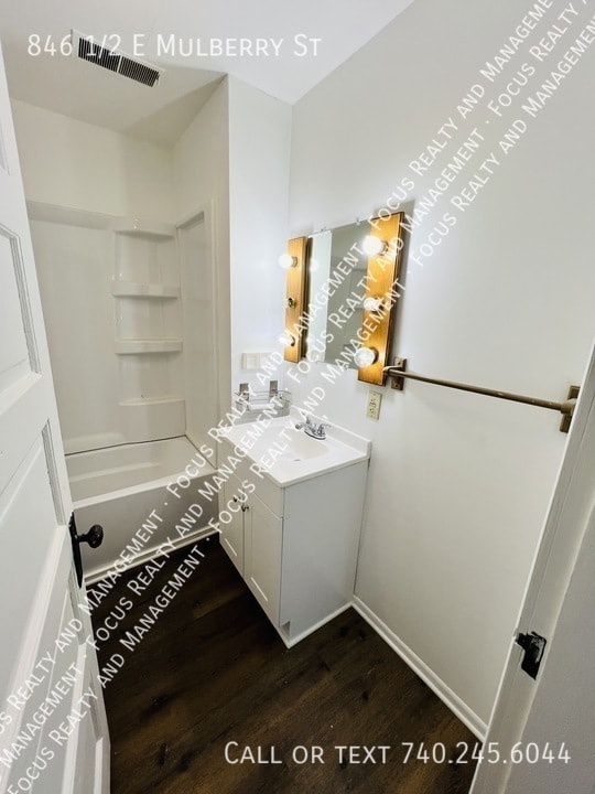 Photo - 846 1/2 E Mulberry St-