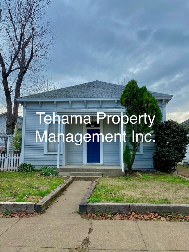 Victorian downtown location 3 bedroom 1 bath - Victorian downtown location 3 bedroom 1 bath House