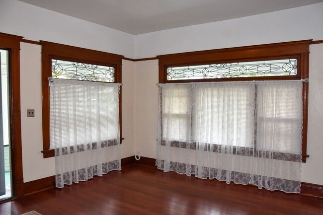 Photo - Old Towne Living