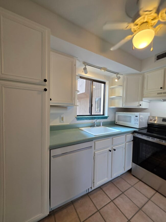 Photo - 231 Canal Park Dr