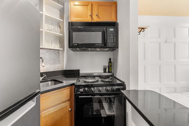 Photo - 425 Beacon St Unit 2