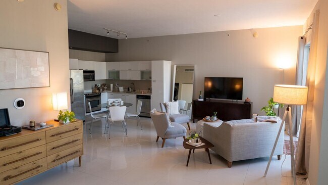 Photo - 133 NE 2nd Ave Unidad 3308