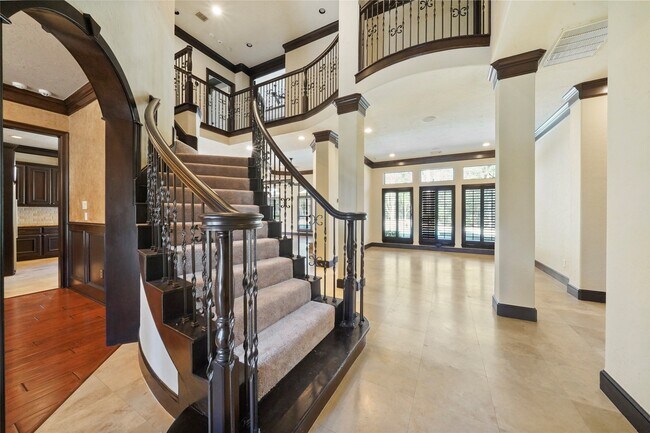 Photo - 30 N Palmiera Cir