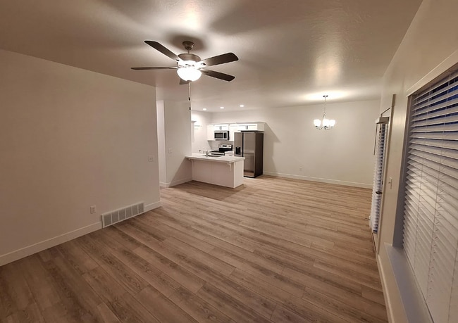 Photo - 4 bedroom/2.5 bathroom Townhome in Eagle M...
