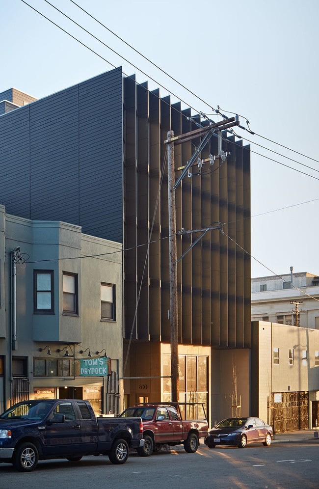 Exterior- across from bus line and T line - 616 20th St Unidad 540 Rental