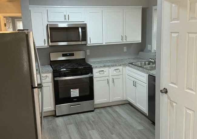 Photo - 8576 Kathlyn Dr