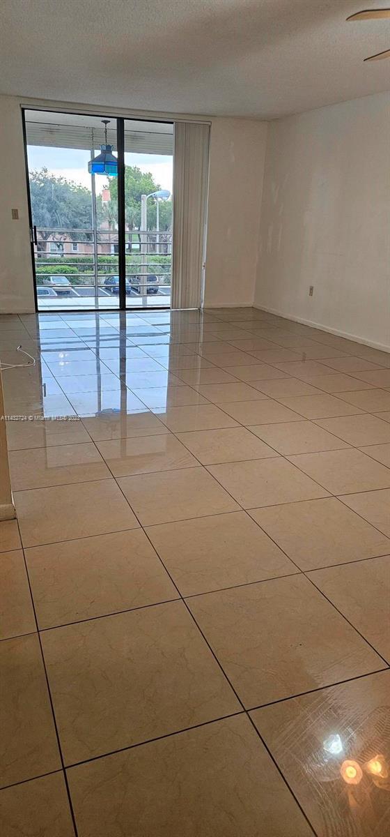 Building Photo - 1830 N Lauderdale Ave Rental