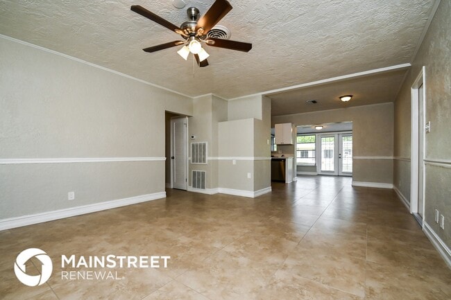 Photo - 2633 Herwald St