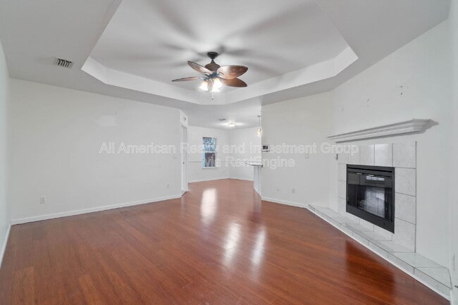 Photo - 911 Lauderhill Ln