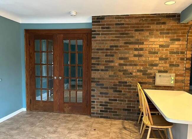 Photo - 613 E Lincoln Ave