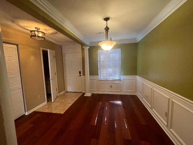 Photo - 830 44th Ave N