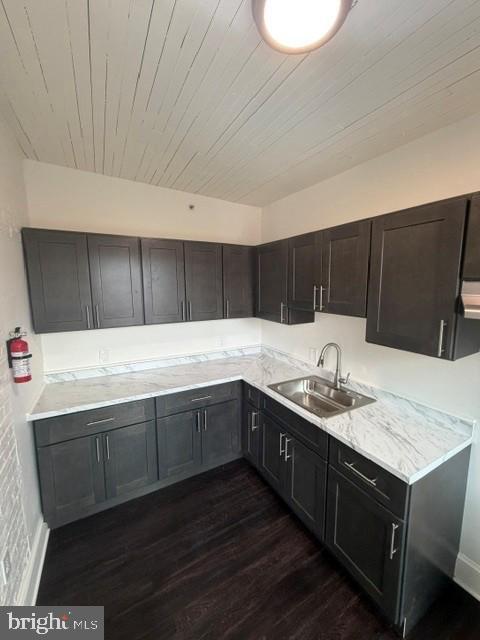 Building Photo - 200 S Duke St Unit 4