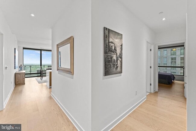 Building Photo - 1650 Silver Hill Dr Unit 1706