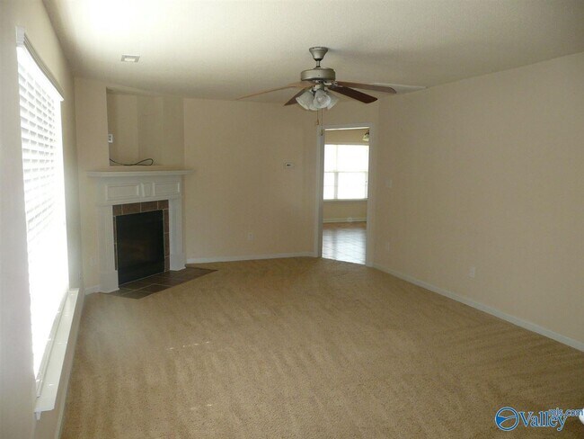 Photo - 242 Shadow Ct SW