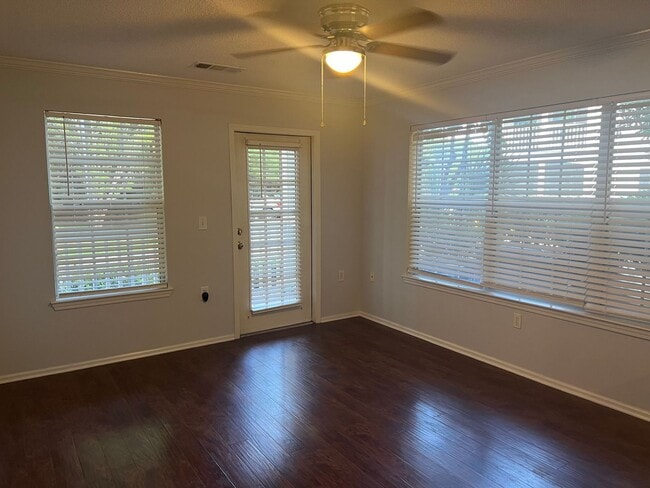 Building Photo - Great first floor unit at  Reserve at Wood... Rental