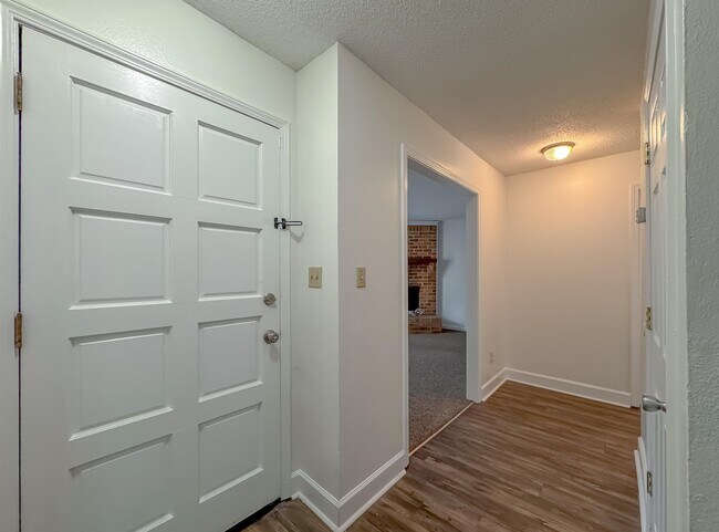 Photo - 3735 Donovan Dr House