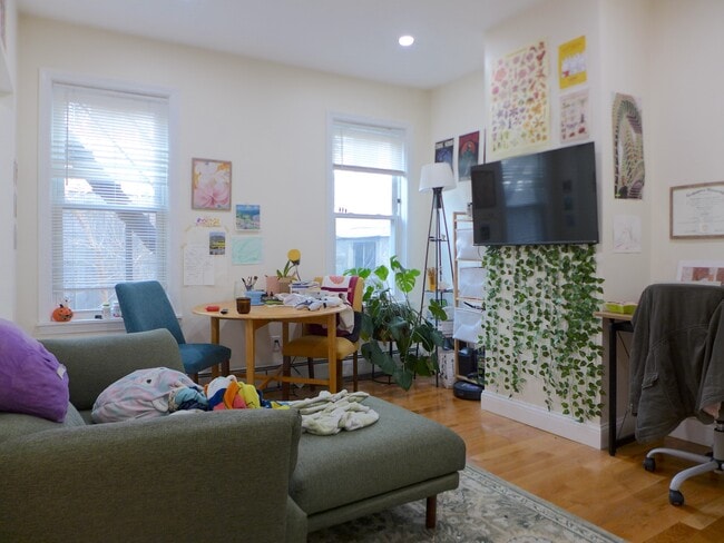 Building Photo - 10 Smythe St