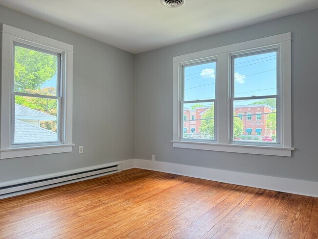 880 S State St Unit UPSTAIRS