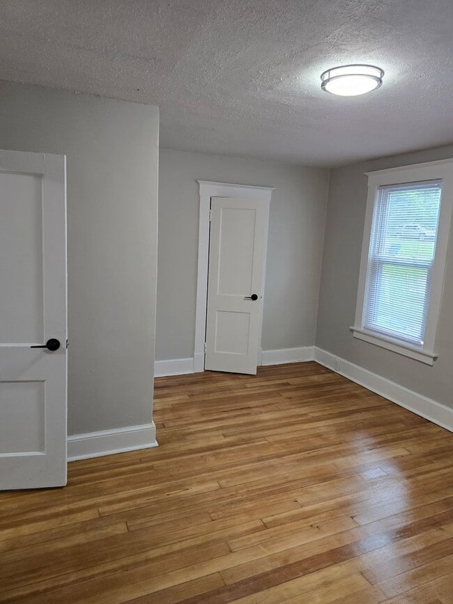 23-25 Gridley Street - 23-25 Gridley Street Apartment Unit 23 Gridley St 1st Floor