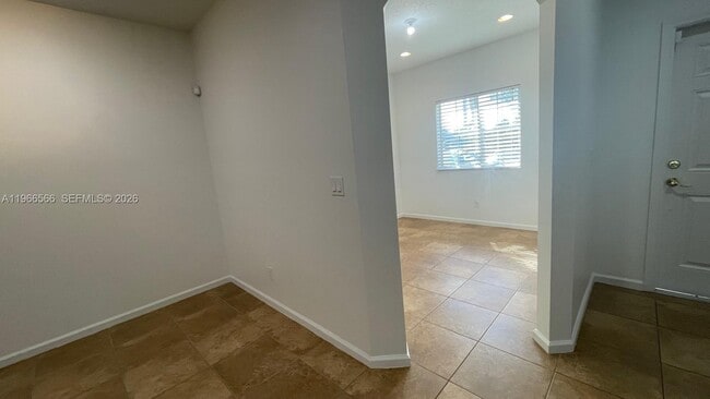 Photo - 6010 Woodlands Blvd