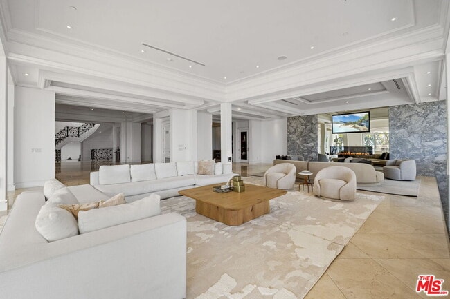 Building Photo - 360 Trousdale Pl Rental