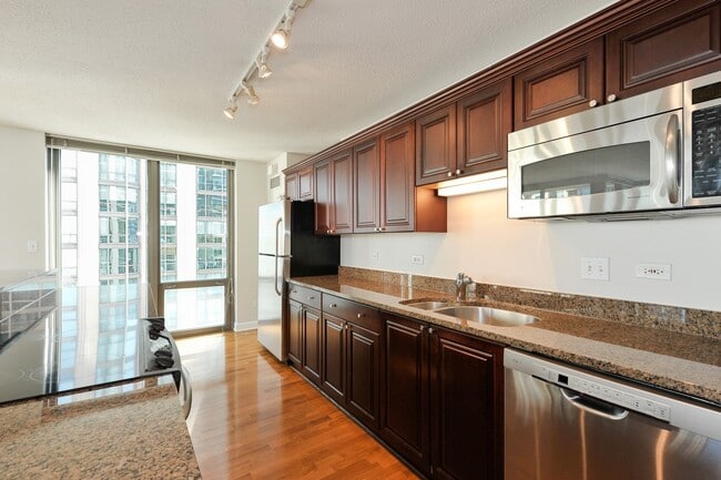 Photo - 2 E Erie St Unit 1611