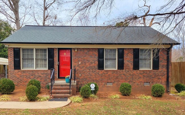 For Rent: Charming 2-Bedroom Brick Home in... - For Rent: Charming 2-Bedroom Brick Home in...