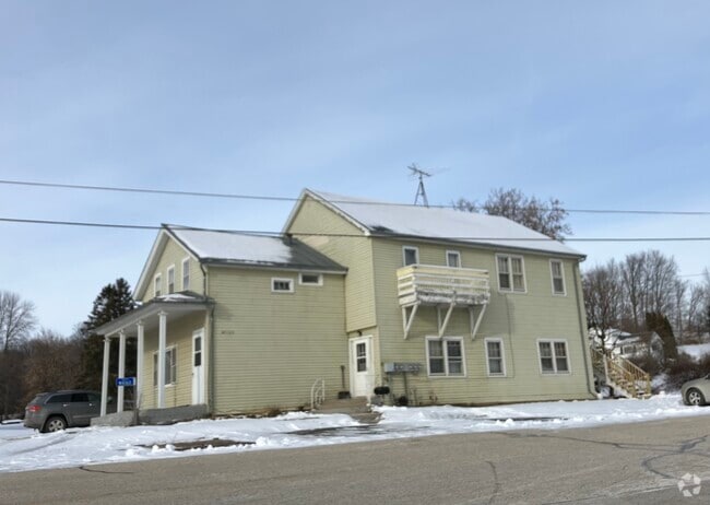 Building Photo - W4160 Main Rd Unit 2 Rental