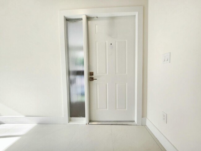 30 Pelican Pointe Dr Unidad 201