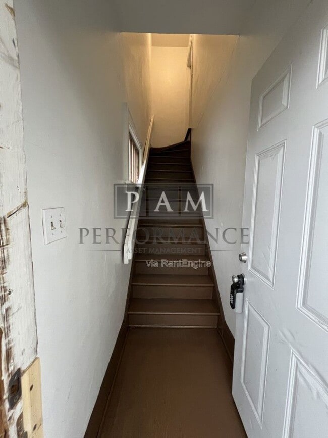 Photo - 1213 Superior St