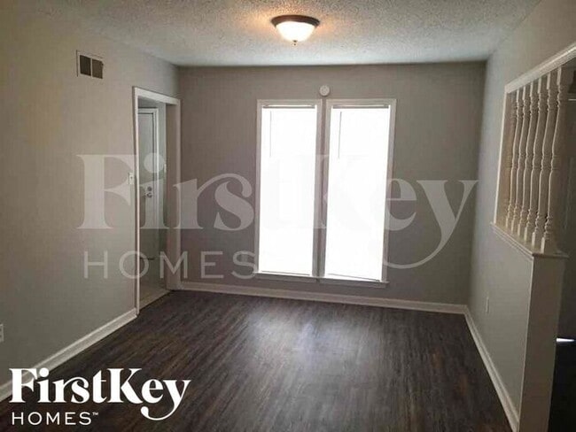 Photo - 6056 New Leaf Ln