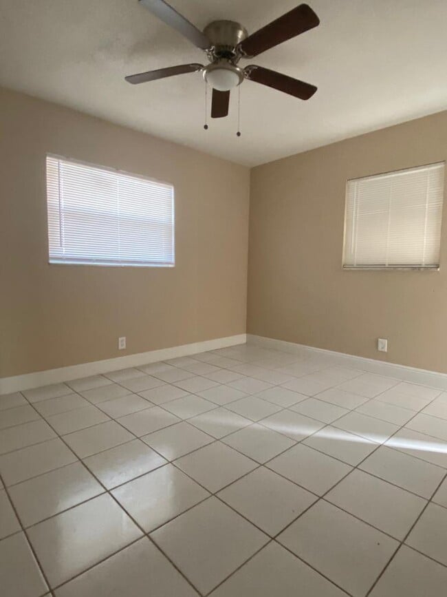 Photo - 182-184 SE 10th St