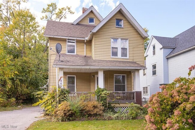 Building Photo - 844 E 154th St