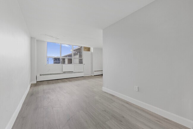 Photo - 65 Thorncliffe Park Dr Unit 2108