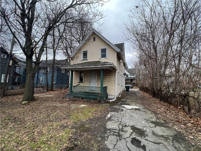 Photo - 10 Locust St