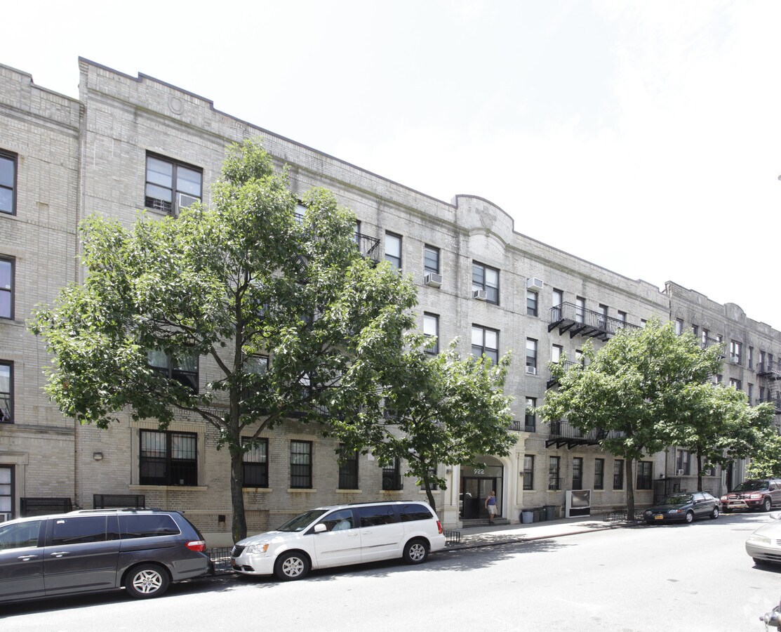 Boro Park Courts - Boro Park Courts Apartments
