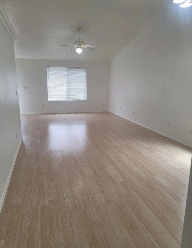 Photo - 4963-KE4963 Selway St NE